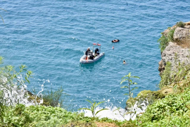 Antalya'da Deniz Kenarındaki Gizemli Kayıp Olayı Sürüyor
