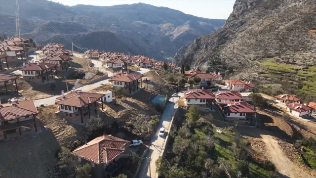 Bakan Murat Kurum'dan Yangınlar Sonrası Yeniden İnşa Mesajı
