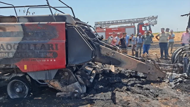 Aksaray'da Çıkan Yangın Tarım Araçlarını Küle Çevirdi