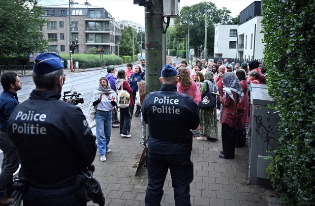 Brüksel'de Mısır Büyükelçiliği Önünde Gazze İçin Protesto Yürüyüşü