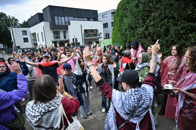 Brüksel'de Mısır Büyükelçiliği Önünde Gazze İçin Protesto Yürüyüşü