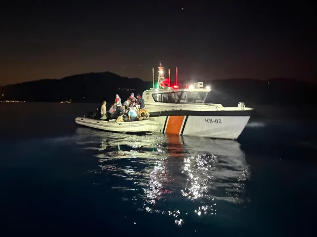 Muğla'nın Fethiye Kıyılarında 33 Göçmen Kurtarıldı