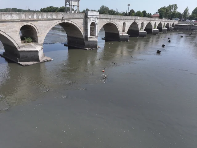 Meriç Nehri'nin Kuruması Tarihi Köprüyü Ortaya Çıkardı