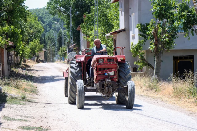 Bursa'da Etkileyici Yangın Müdahalesi Patlak Lastik Engeli Tanımadı
