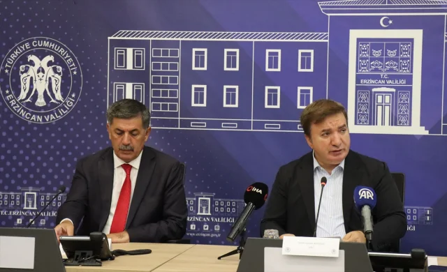 Erzincan'da Hizmet Odaklı Muhtarlar Toplantısı