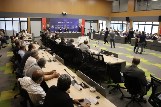 Erzincan'da Hizmet Odaklı Muhtarlar Toplantısı