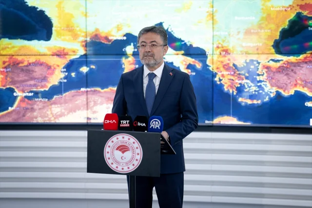 Tarım ve Orman Bakanı Yumaklı'dan Orman Yangınlarına İlişkin Kritik Açıklamalar