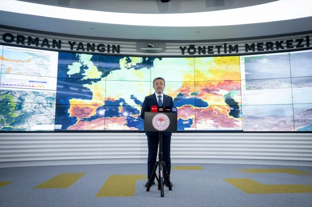Tarım ve Orman Bakanı Yumaklı'dan Orman Yangınlarına İlişkin Kritik Açıklamalar