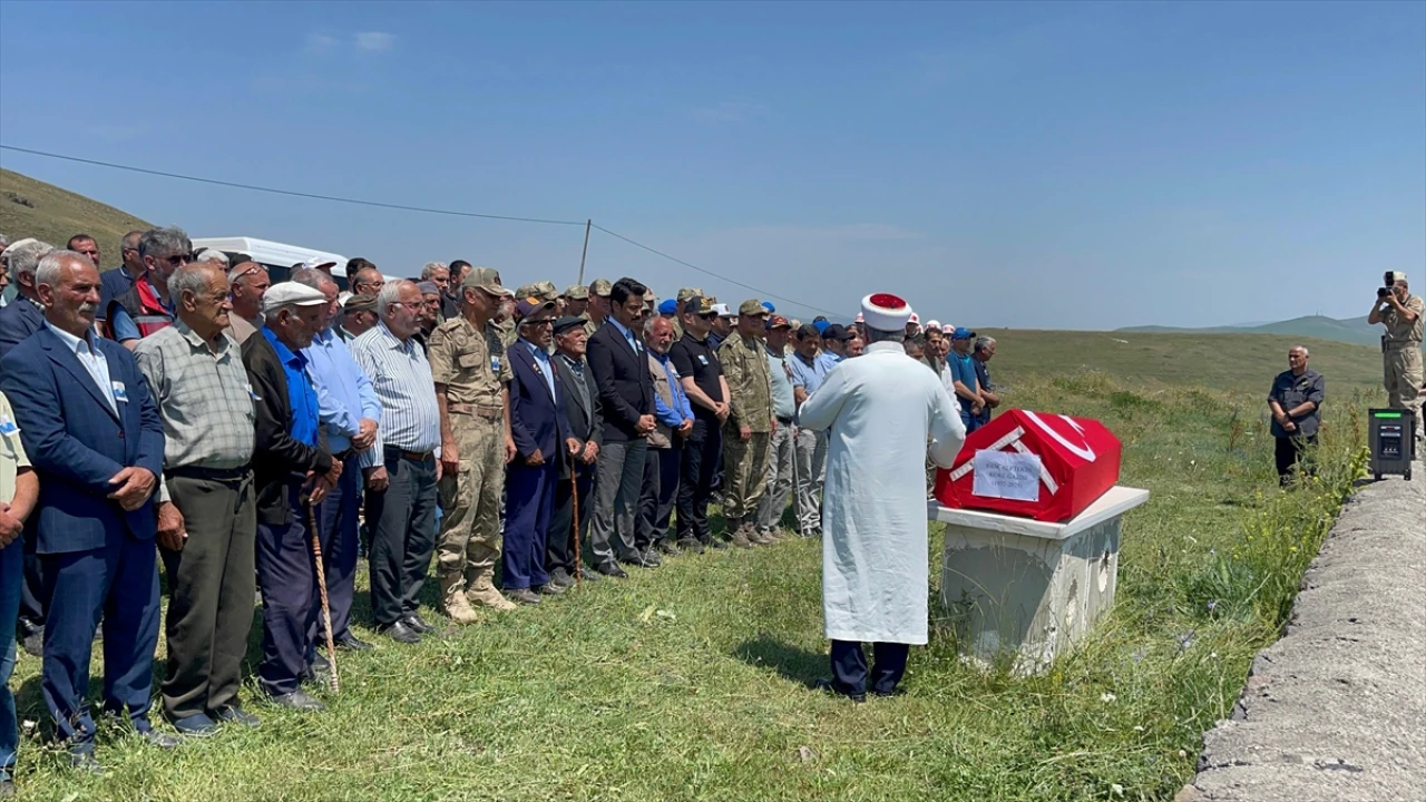 Kore Gazisi Faik Alptekin Ardahan'da Sonsuzluğa Uğurlandı