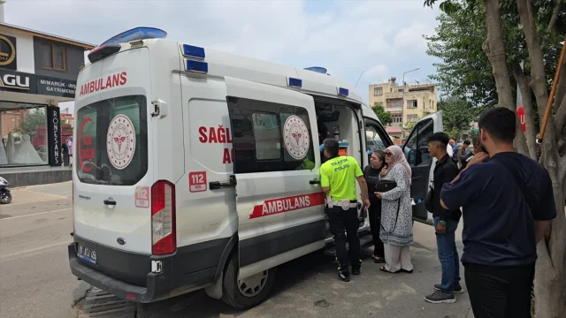Adana'da Trafik Kazasında Yaralanan Adam Güvenlik Kamerasında