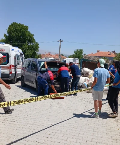 Burdur'da Traktör ve Ticari Araç Kazasında 7 Yaralı