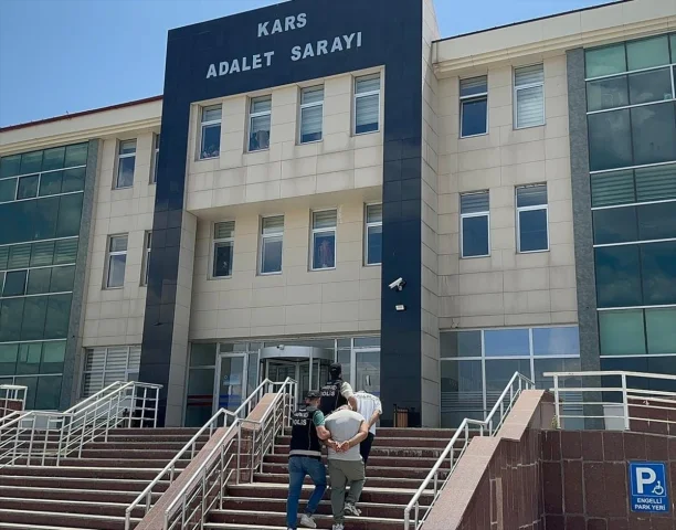 Kars Yolcu Otobüsünde Uyuşturucu Operasyonu Sonrası İki Tutuklama