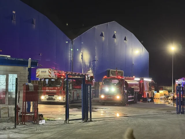 Düzce'de Otomotiv Fabrikasındaki Yangın Korkuttu