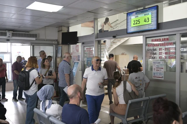 Eski Ehliyetler İçin Yenileme Süresi Doluyor: Nüfus Müdürlük...