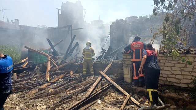 Safranbolu'da Tarihi Bir Konağın Yangınıyla Geçmişin İzleri Alevlere Karıştı