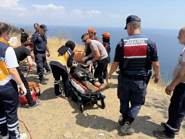 Tekirdağ'da Uçurumdan Düşen Genç Kurtarıldı