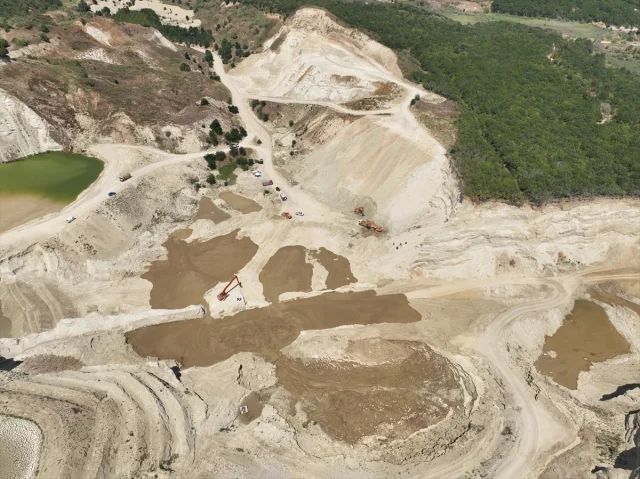 Silivri'de Kum Ocağında Göçük: Arama Kurtarma Çalışmaları Devam Ediyor