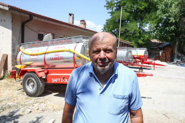 Bursa'da Cesur Çiftçi Yangın Söndürme Çalışmalarına Destek İ...