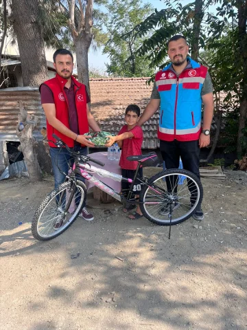 Hatay'daki Küçük Su Satıcısının Bisiklet Hayali Gerçekleşti