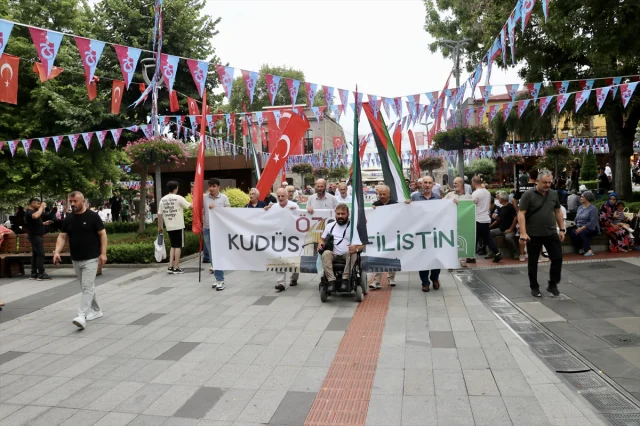 Trabzon'da Filistin'e Destek Yürüyüşü Ses Getirdi