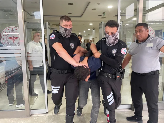 Şanlıurfa'da Hastanede Gerilimli Anlar Güvenlik ve Doktor Saldırıya Uğradı