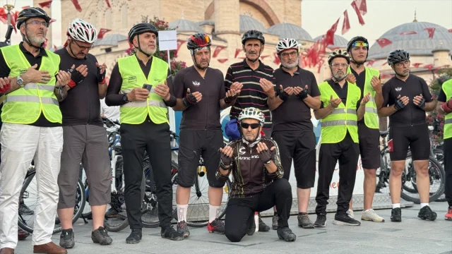 Konya'da Bisikletçiler Trafik Kurbanları İçin Pedal Çevirdi