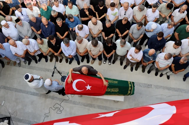 Amerika'daki Trafik Kazasında Hayatını Kaybeden Öğrencinin Cenazesi Memleketi Balıkesir'de Toprağa Verildi