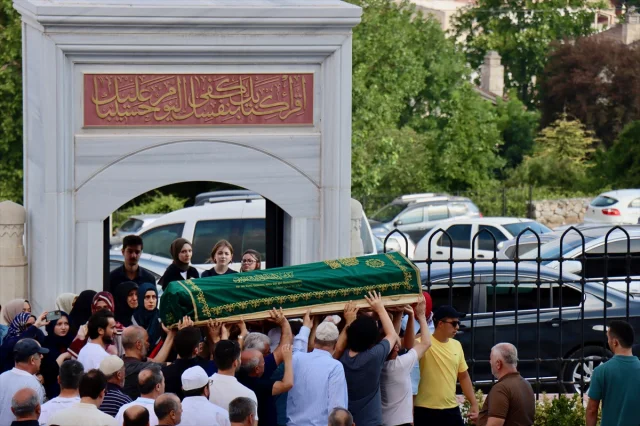 Amerika'daki Trafik Kazasında Hayatını Kaybeden Öğrencinin Cenazesi Memleketi Balıkesir'de Toprağa Verildi