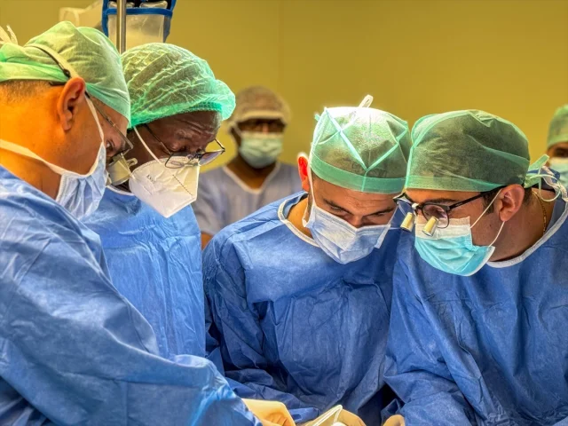 Türk Doktorlar Burkina Faso'da Hayata Umut Oldu