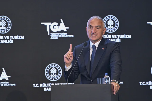 Bakan Ersoy: Turizm Gelirleri Rekor Kırdı