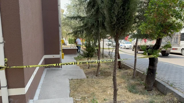 Aksaray'da Camdan Düşen Çocuğun Durumu Kritik