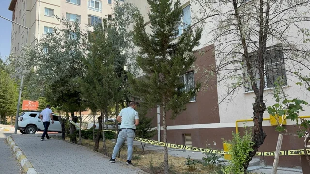 Aksaray'da Camdan Düşen Çocuğun Durumu Kritik