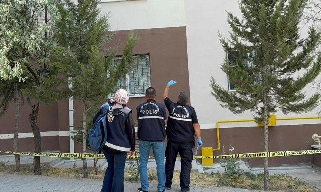 Aksaray'da Camdan Düşen Çocuğun Durumu Kritik