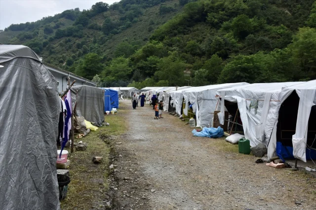 Mevsimlik Tarım İşçileri Ordu'da Fındık Hasadına Hazır