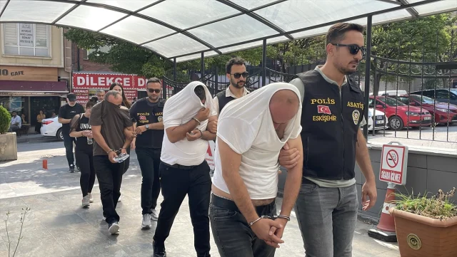 Eskişehir’de Sahtecilik Operasyonu: Beş Şüpheli Tutuklandı