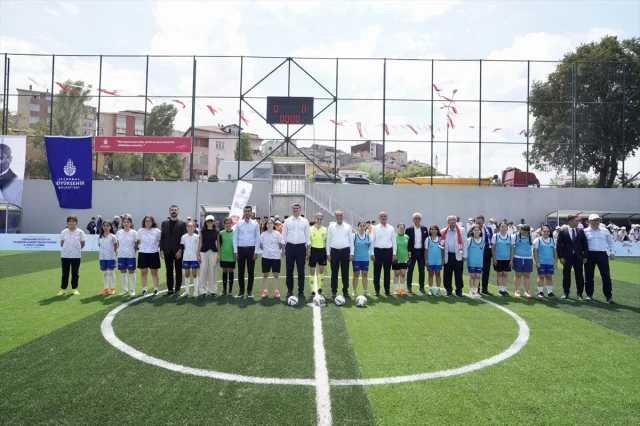 İstanbul'da Yenilenen Yenisahra Stadı Halkın Hizmetine Sunuldu