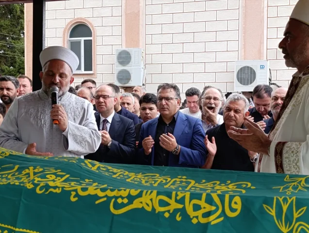 Cem Küçük'ün Babası Erdal Küçük Giresun'da Son Yolculuğuna Uğurlandı