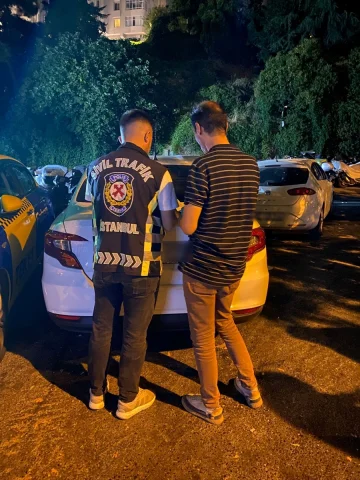 Şişli'de Ambulansa Yol Vermeyen Sürücüye Ceza Yağdı