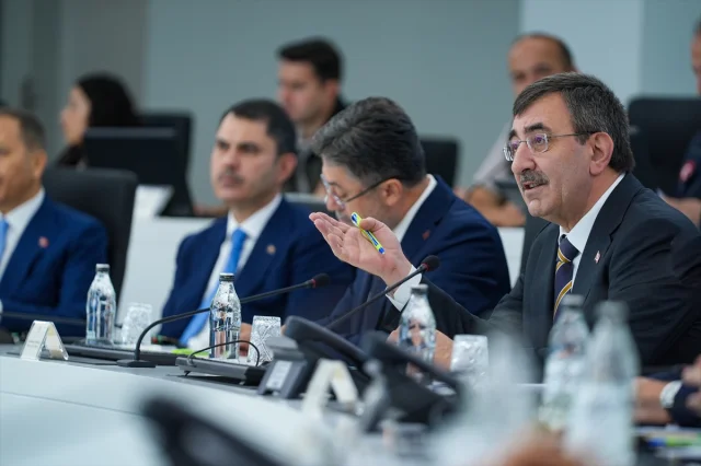 Cumhurbaşkanı Yardımcısı Yılmaz'dan Orman Yangınlarıyla Mücadelede Kararlılık Mesajı