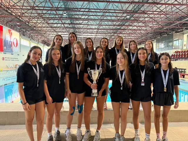 İzmir Büyükşehir Belediyespor'un Tarihi Sutopu Zaferi