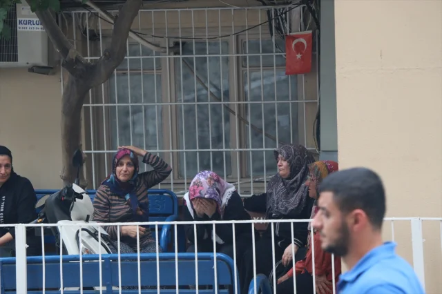 Adana'da Arazi Anlaşmazlığı Kanlı Bitti: 2 Kişi Hayatını Kaybetti, 4 Kişi Yaralandı