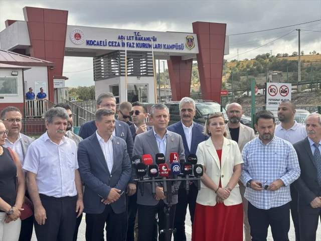 CHP Lideri Özel'den Cezaevi Ziyareti ve Gündem Üzerine Açıklamalar