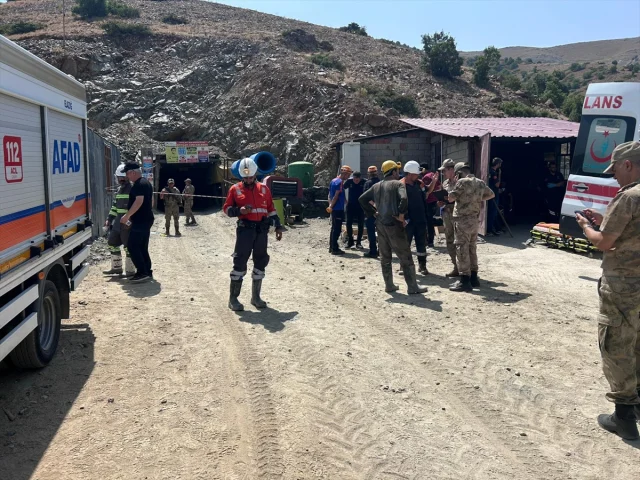 Elazığ'da Maden Ocağında Göçük: Arama Kurtarma Çalışmaları Devam Ediyor