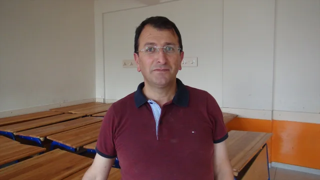 Tatvan'da Öğretmenler Eğitim İçin Kolları Sıvadı