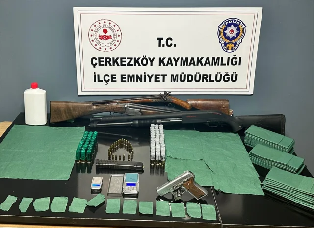 Tekirdağ'da Geniş Kapsamlı Operasyon: Ruhsatsız Silah ve Uyu...
