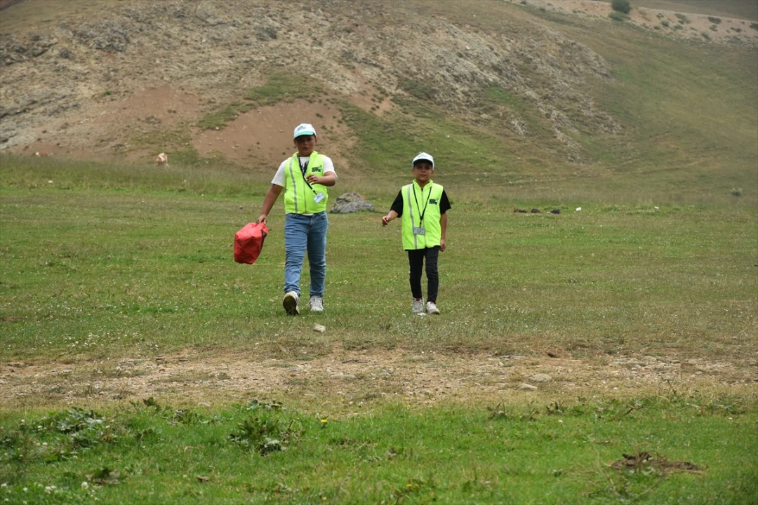 Yaylada Çöp Toplayan İki Kardeş Çevre Müfettişi Oldu