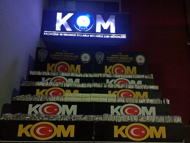 Adana'da Gizli Bölmedeki Kaçak Elektronik Sigara Operasyonu