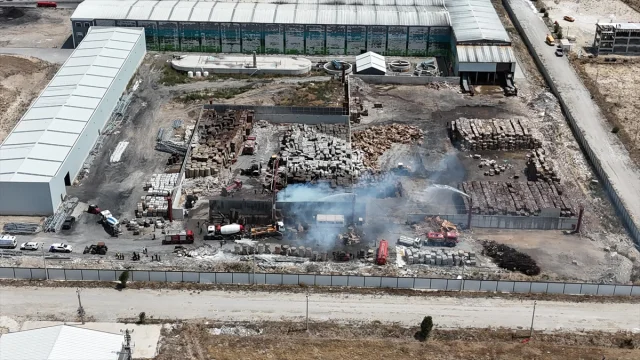Çankırı'da Kağıt Fabrikasında Büyük Yangın Paniği