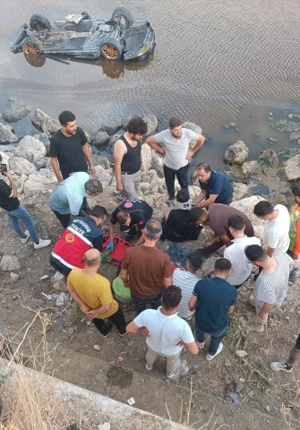 Van'da Erçek Gölü’nde Otomobil Kazası Panik Yarattı