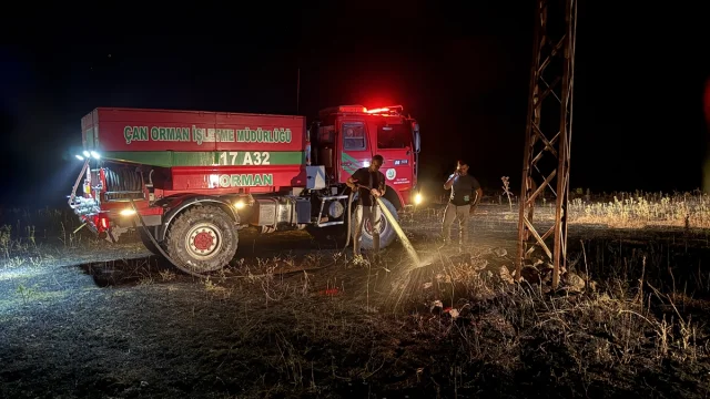 Çanakkale'de Çıkan Tarla Yangını Hızla Kontrol Altına Alındı